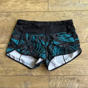 Lululemon Run Times Shorts - Blue/Black Patterned